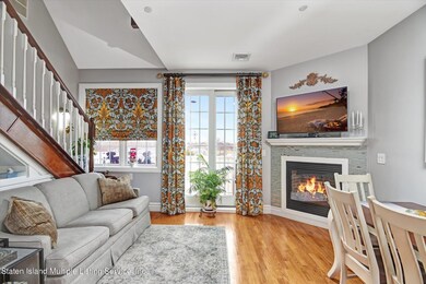 07-Living Room & Dining Room