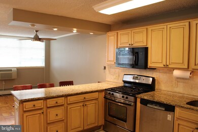 Radnor House unit 123, Bryn Mawr, PA 19010 - photo 4