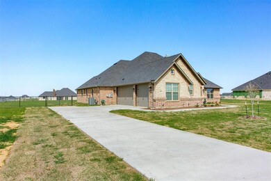 216 Buena Vista Dr, Godley, TX 76044 - photo 6