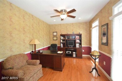 43418 Mountcastle Dr, Chantilly, VA 20152 - photo 4