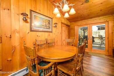 770_Farmingdale_Dr_%2810_of_40%29