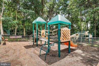 6137 Leesburg Pike unit 103, Falls Church, VA 22041 - photo 5