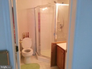 21860 Elkins Terrace unit 300, Sterling, VA 20166 - photo 3