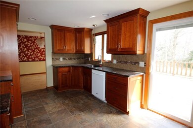 7259 Norman Rd, North Tonawanda, NY 14120 - photo 6