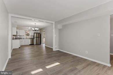 8210 Wycliffe Ct, Manassas, VA 20109 - photo 5