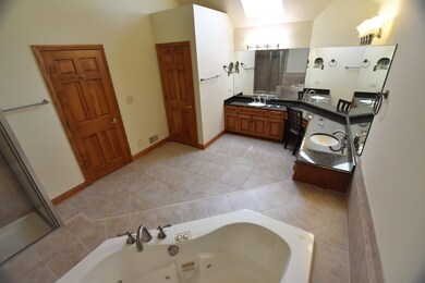 4304 Camelot Cir, Naperville, IL 60564 - photo 5