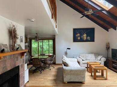 Living Room (6)