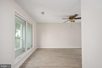 113 Powhatan Ct unit 105, Stafford, VA 22556 - photo 4