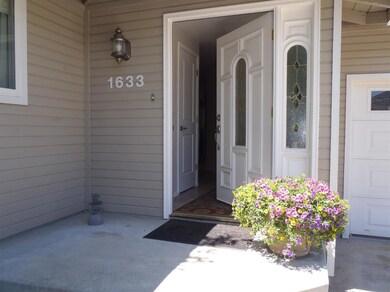 1633 Brookdale Ave, Medford, OR 97504 - photo 2