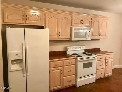 4013 Coventry Dr, Moss Point, MS 39562 - photo 2