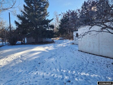 847 & 847 1/2 N Desmet, Buffalo, WY 82834 - photo 2