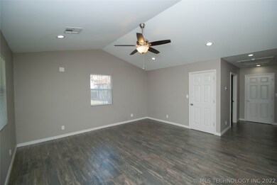 1228 E Jackson Ave N, Sapulpa, OK 74066 - photo 2