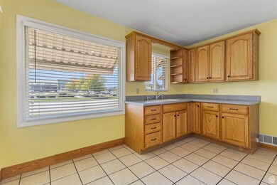 2050 W 4000 S, Roy, UT 84067 - photo 5