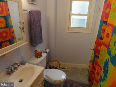 132 N Lakewood Ave, Baltimore, MD 21224 - photo 7