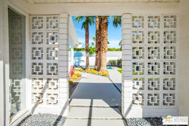 444 E Glen Cir N, Palm Springs, CA 92262 - photo 5