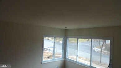 5918 Mustang Dr, Riverdale, MD 20737 - photo 2