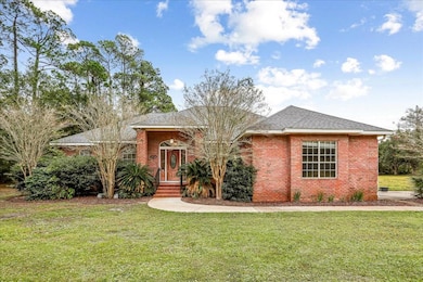 5557 Bay Meadows Dr, Milton, FL 32583 - photo 2