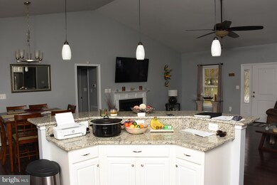 72 Lee St, Colonial Beach, VA 22443 - photo 5