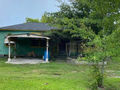 6811 Carothers St, Houston, TX 77028 - photo 4