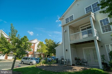 13071 Marcey Creek Rd, Herndon, VA 20171 - photo 4