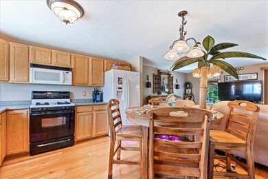 2697 Cranberry Hwy unit 29, Wareham, MA 02571 - photo 2