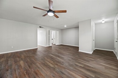 10184 Longmont Dr unit 43/7, Houston, TX 77042 - photo 4