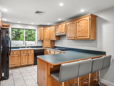 103 Camden St, Dracut, MA 01826 - photo 6