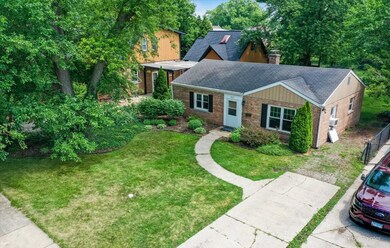 831 Pick St, Wheaton, IL 60187 - photo 2