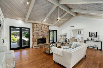 11-5341 E Yucca St (11 of 53)