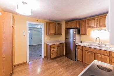 24 Chicopee St, Worcester, MA 01602 - photo 5