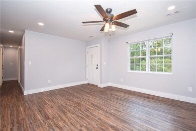 128 Brookside Dr, Alexander City, AL 35010 - photo 4