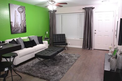 Living Room Picture 2