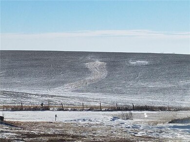 5698 E 64th St S, Newton, IA 50208 - photo 3