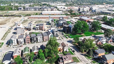 2905 Three Oaks Ln, Cincinnati, OH 45209 - photo 3