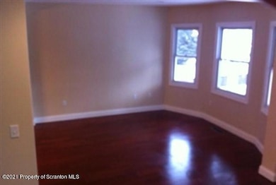 1531 Electric St, Scranton, PA 18509 - photo 4