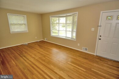 204 Yeonas Dr SW, Vienna, VA 22180 - photo 2