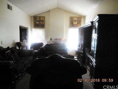 Living room - vaulted ceilings - fireplace