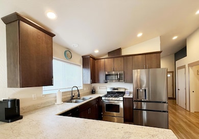 1627 S Columbus Ave, Medford, OR 97501 - photo 6