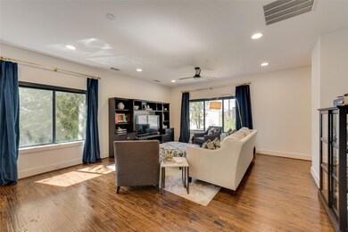 5602 Lindell Ave unit E, Dallas, TX 75206 - photo 5