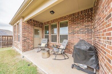 9041 Bronze Meadow Dr, Fort Worth, TX 76131 - photo 5