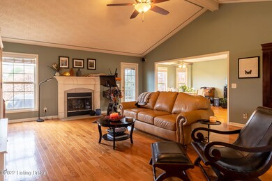 156 Green Wood Dr, Mount Washington, KY 40047 - photo 5