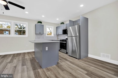 355 S 27th St, Camden, NJ 08105 - photo 4