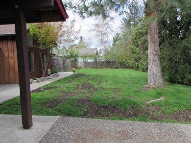 1161 Grandview Ave, Grants Pass, OR 97527 - photo 3