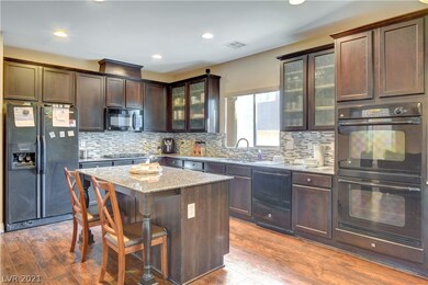 Gourmet kitchen