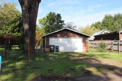 detached garage