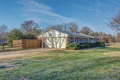 703 Maynard St, Shelby, NC 28152 - photo 4