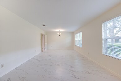 10316 Briar Forest Dr unit 28, Houston, TX 77042 - photo 5