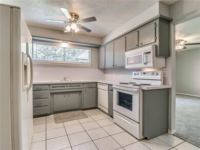 6424 N Ann Arbor Ave, Warr Acres, OK 73132 - photo 4