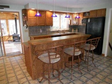 29 Woodhaven St, Carver, MA 02330 - photo 5