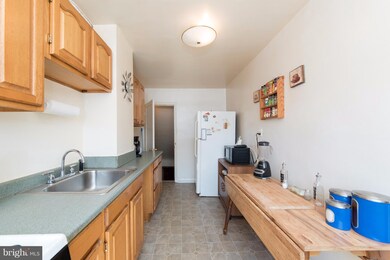 8531 Chestnut Oak Rd, Parkville, MD 21234 - photo 6